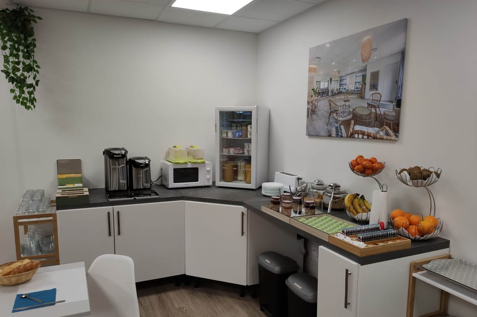 Daily buffet breakfast (EUR 8.5 per person)