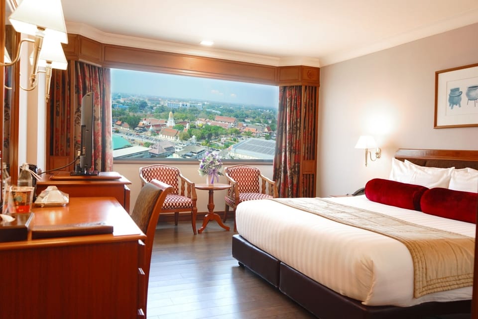 Deluxe Double Room | Minibar, in-room safe, desk, free WiFi