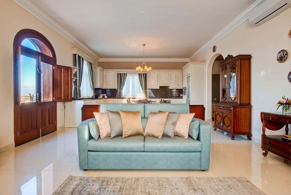 Bright and tastefully decorated spaces await you at this large 3BR villa.