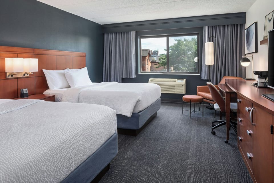 Hypo-allergenic bedding, in-room safe, desk, laptop workspace