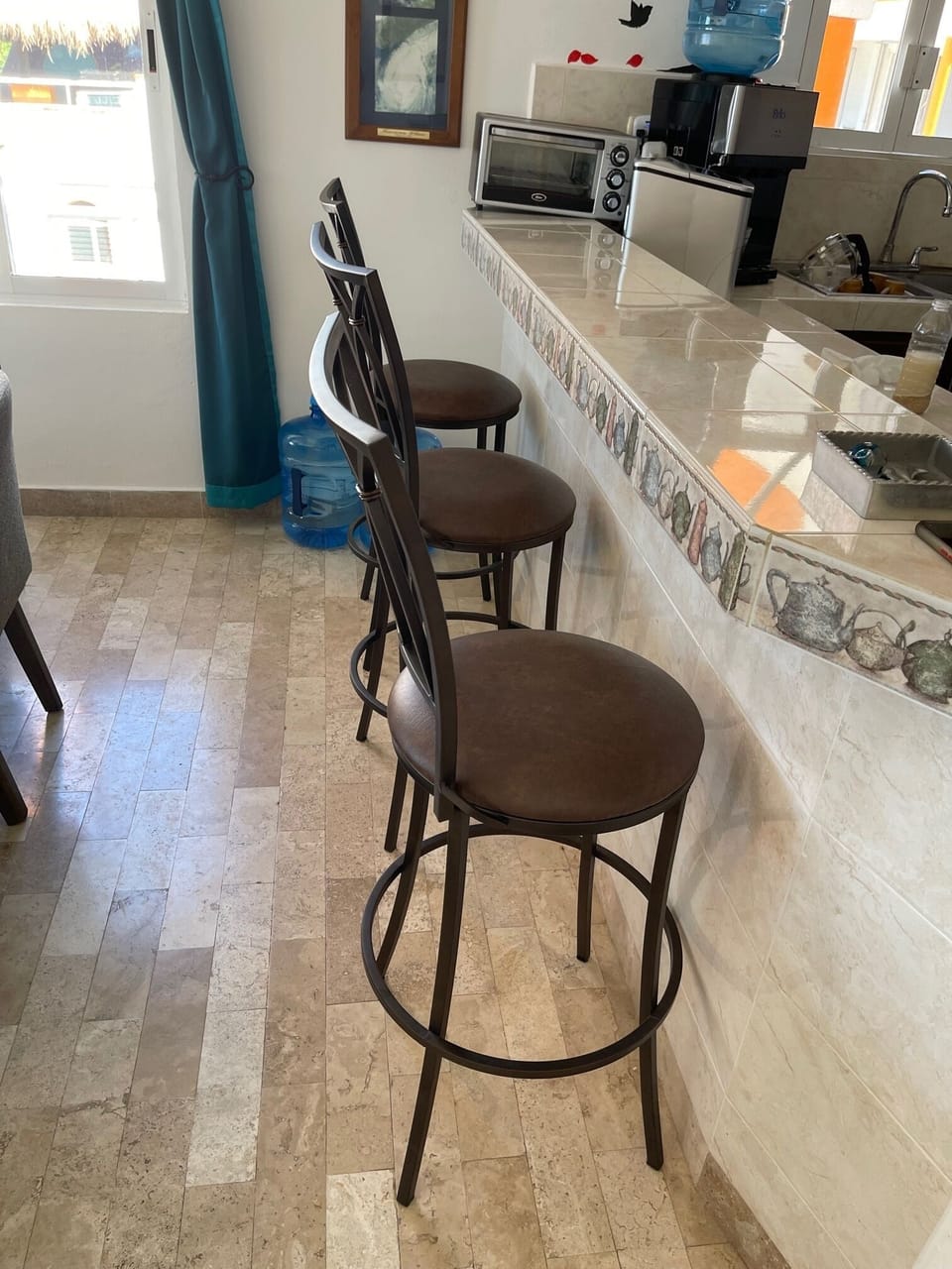 3 bar stools
