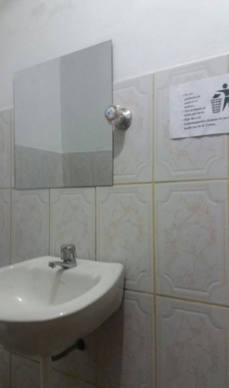Bathroom sink