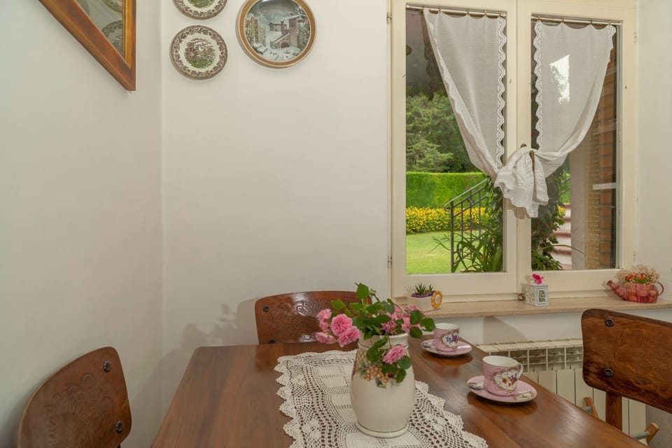Deluxe Apartment, 3 Bedrooms, Terrace, Garden View (Giardino) | In-room dining