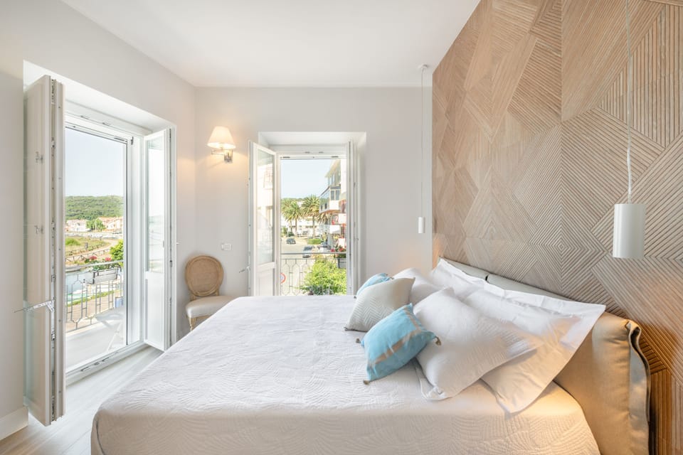 Superior Suite, Balcony, Canal View | Minibar, desk, soundproofing, free WiFi