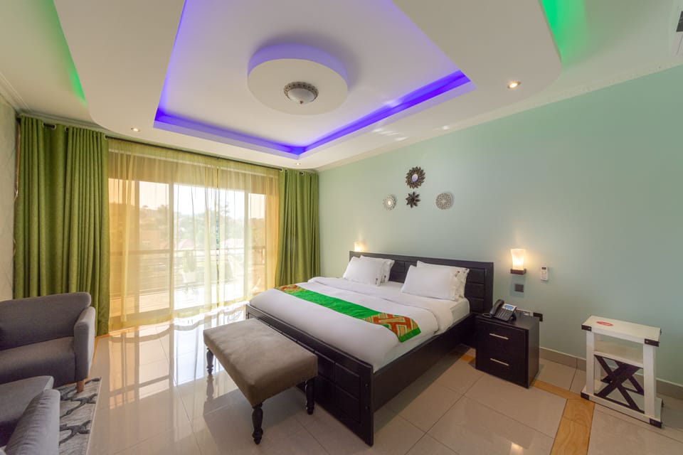 Basic Double Room | Desk, soundproofing, free WiFi, bed sheets