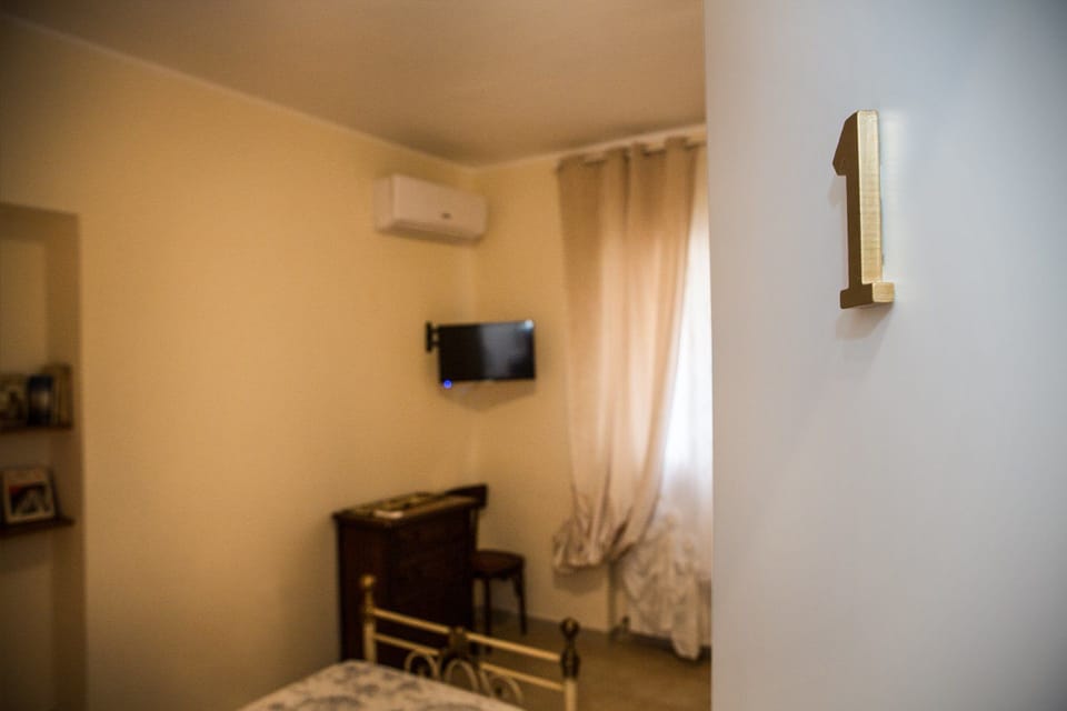 Single Room, Private Bathroom | Bed sheets