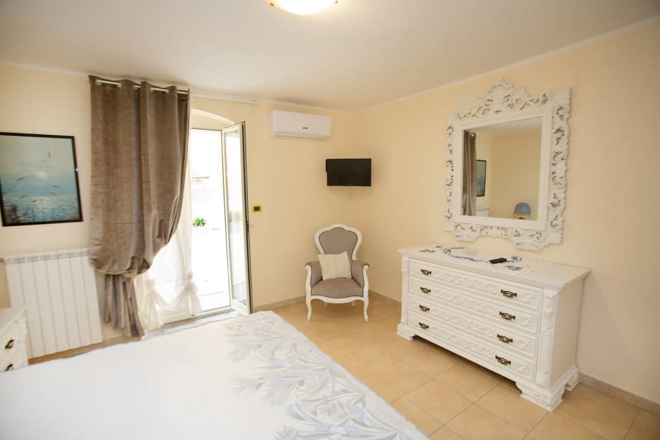 Double Room, Private Bathroom | Bed sheets