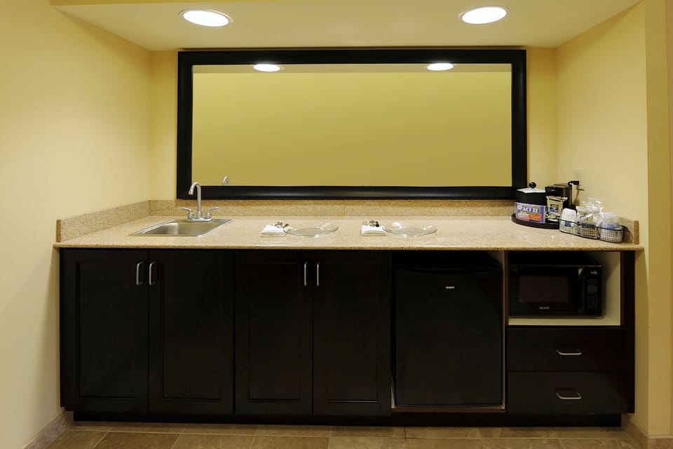 Suite, 1 King Bed, Non Smoking | Private kitchen | Coffee/tea maker, fridge, microwave