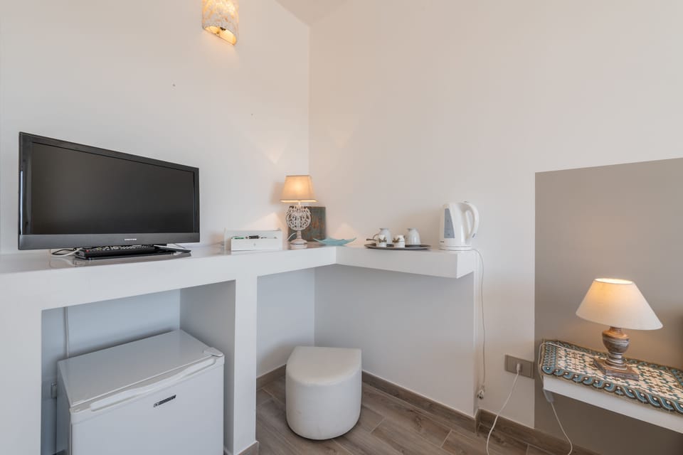 Panoramic Studio, Canal View | Room amenity