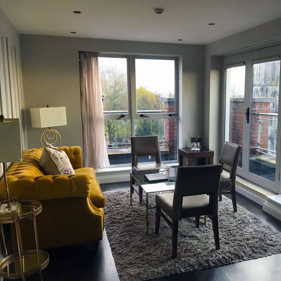 Townhouse Suite | Hypo-allergenic bedding, Select Comfort beds, in-room safe, desk