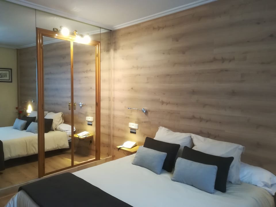 Premium Double Room | In-room safe, desk, blackout drapes, soundproofing