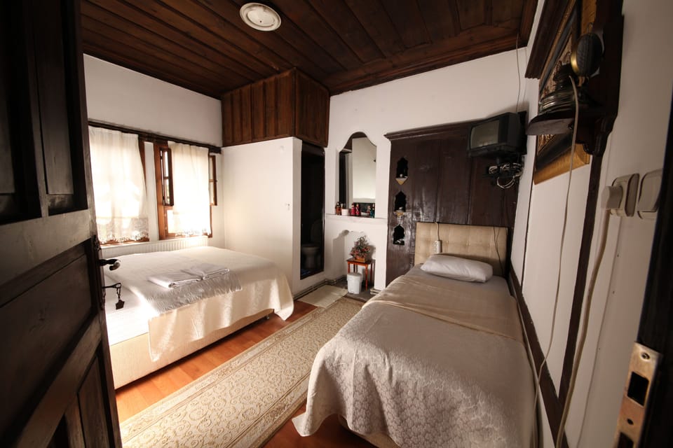 Double or Twin Room | Desk, free WiFi, bed sheets