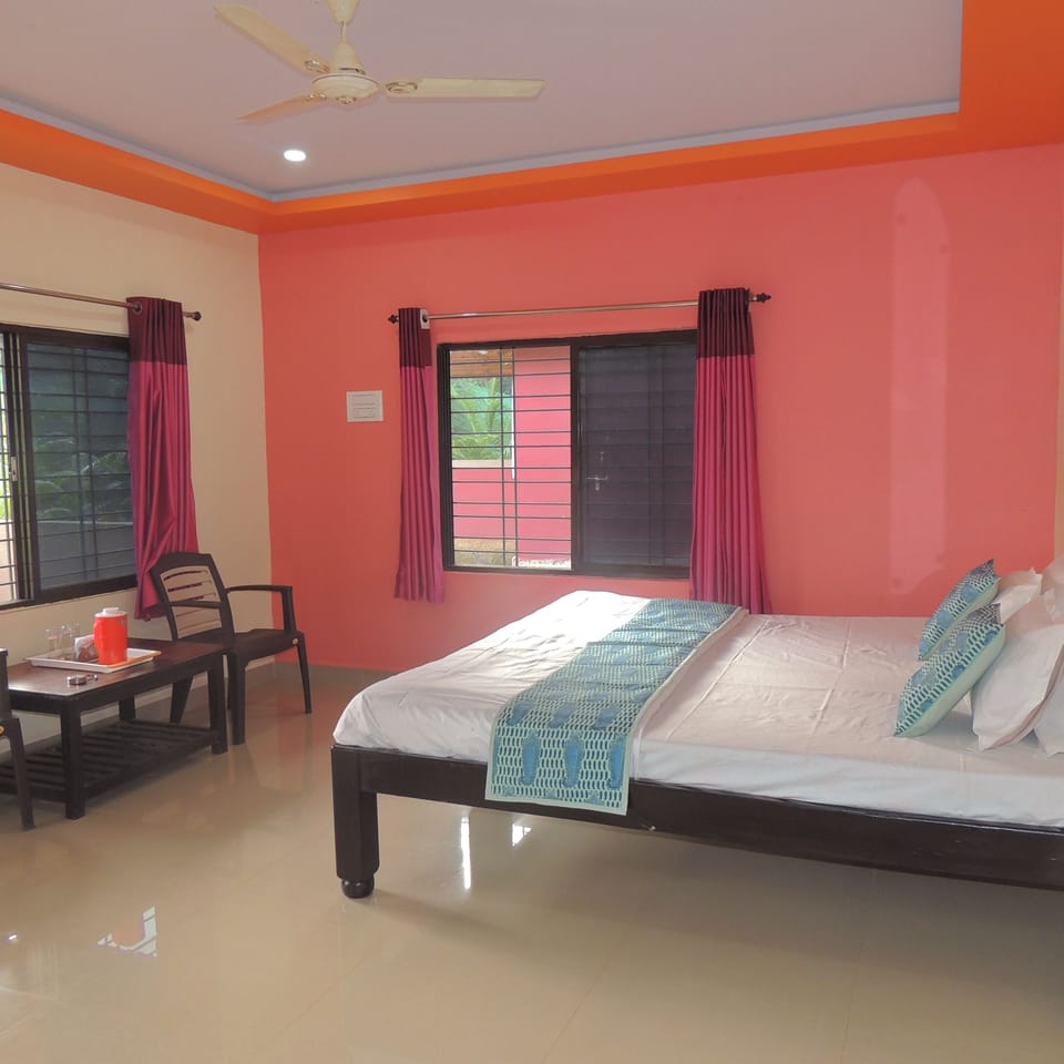 Deluxe Single Room | Desk, blackout drapes, bed sheets