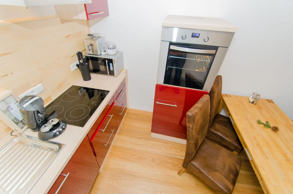 Comfort Apartment, Ground Floor (incl. 113€ Cleaning Fee) | Private kitchen
