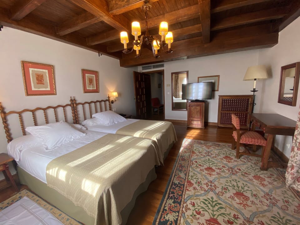 Superior Double Room | Minibar, in-room safe, desk, soundproofing