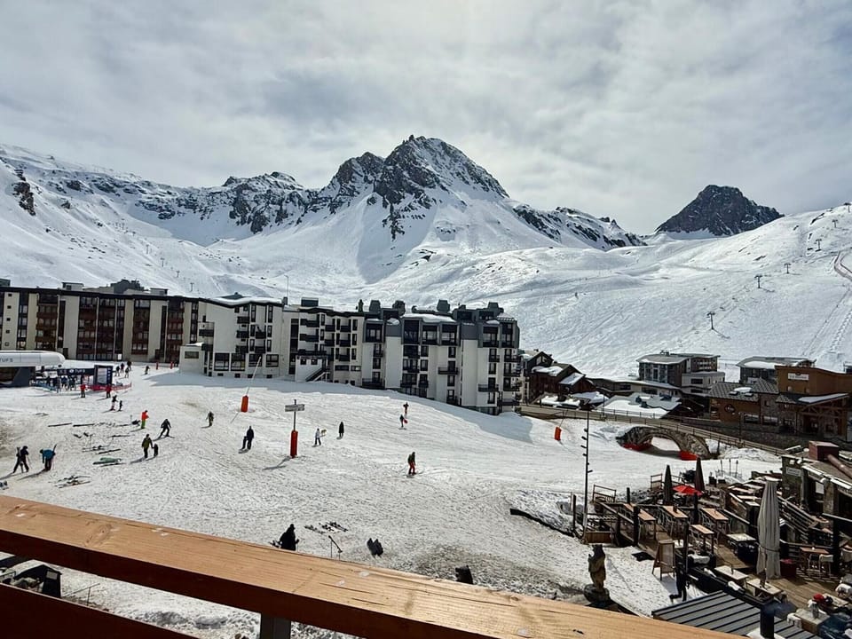 Snow and ski sports