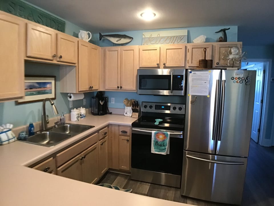 Exceptionally well-stocked kitchen