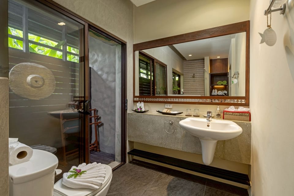Grand Double or Twin Room, Garden View (Manor Villa) | Bathroom | Free toiletries, hair dryer, bathrobes, slippers