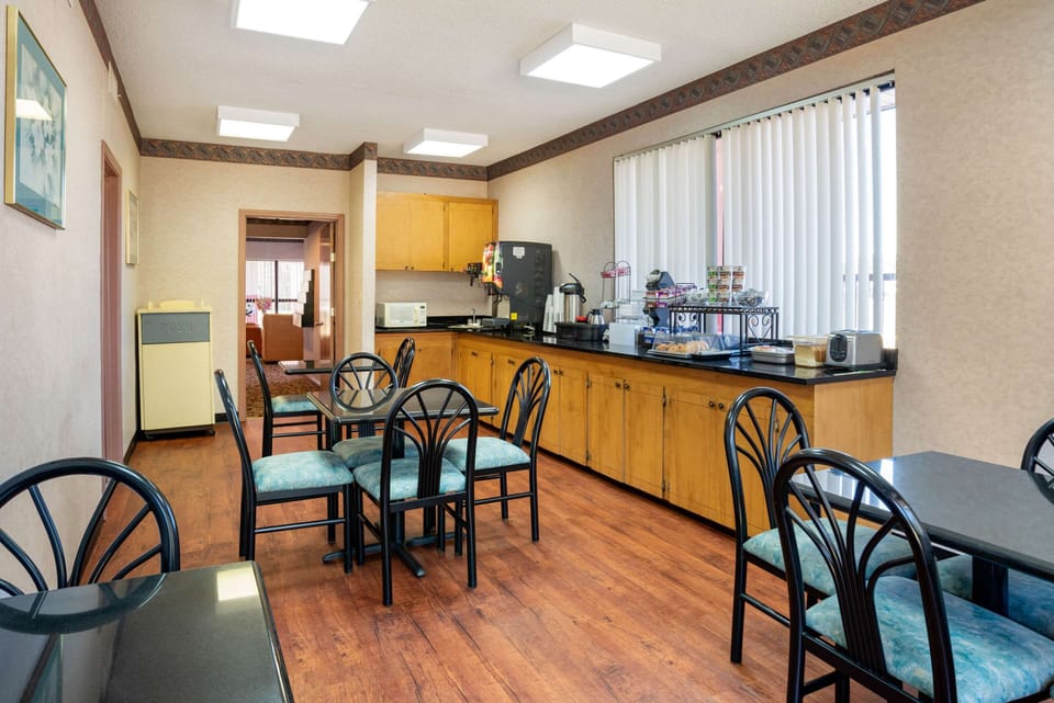 Free continental breakfast