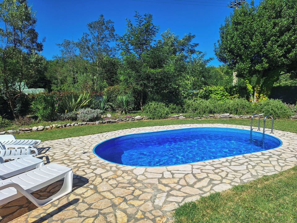 Blue, Swimming Pool, Garden, Backyard, Landscaping, Shade, Lawn, Yard, Outdoor Furniture, Flagstone