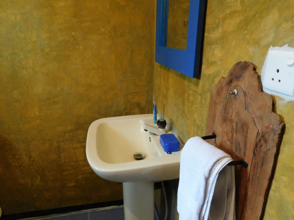 Luxury Double Room, 2 Bedrooms, Smoking, Garden View | Bathroom | Shower, rainfall showerhead, slippers, towels