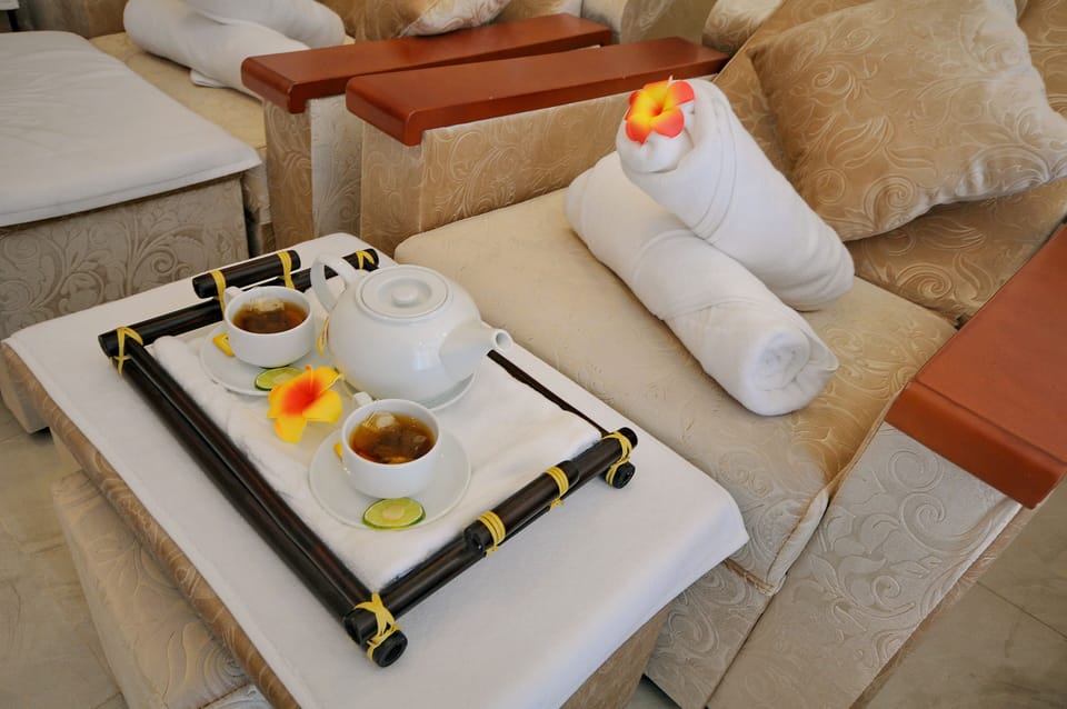 Sauna, body treatments, Thai massages, body wraps, body scrubs, facials