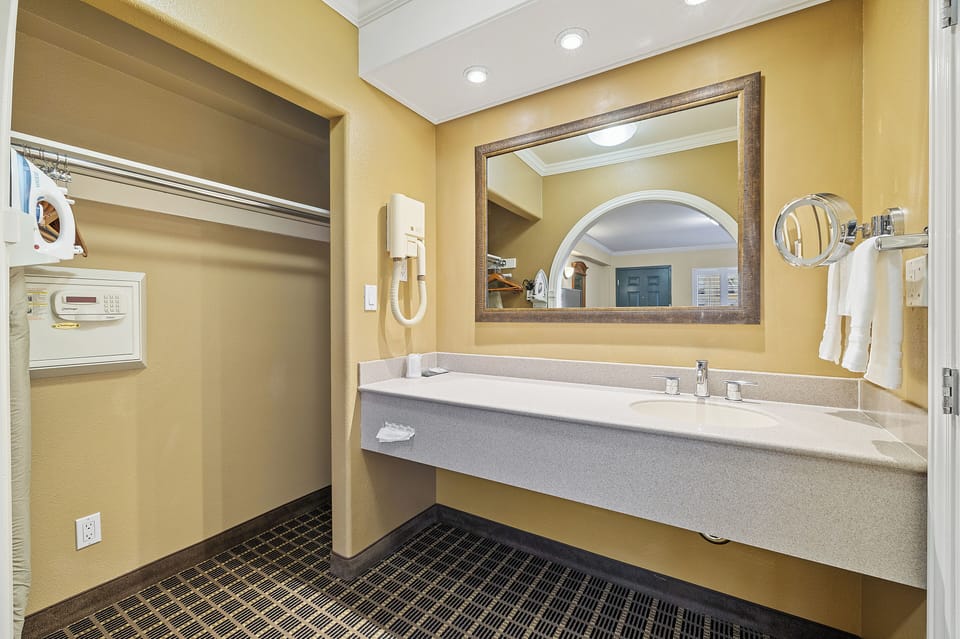 Standard Double Room, 2 Double Beds | In-room safe, desk, iron/ironing board, free WiFi