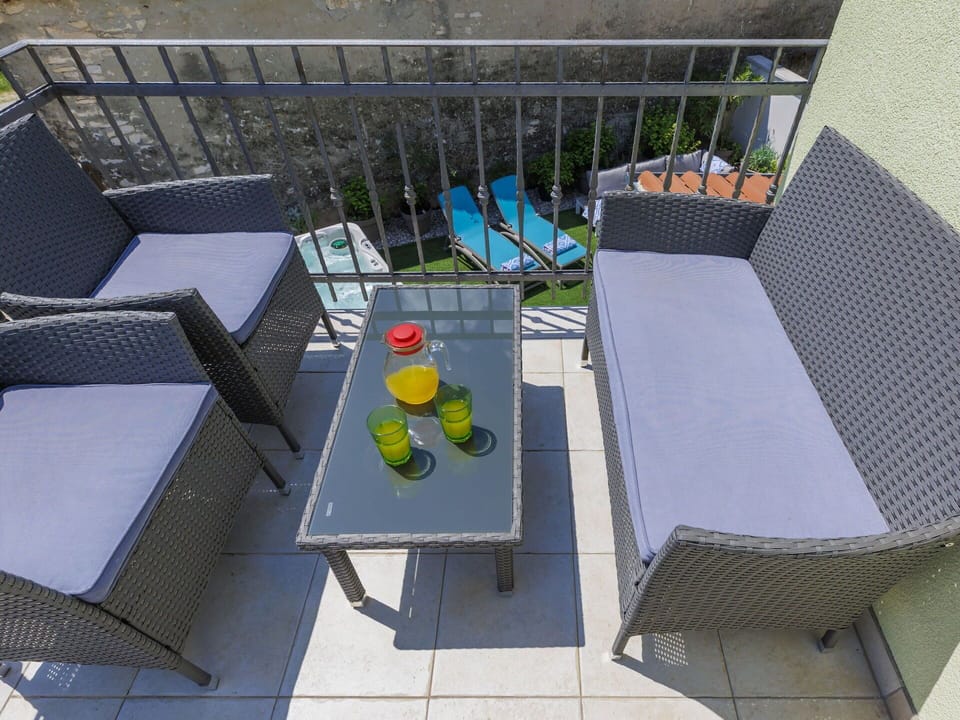 Daytime, World, Urban Design, Condominium, Roof, Tower Block, Residential Area, Real Estate, Composite Material, Facade