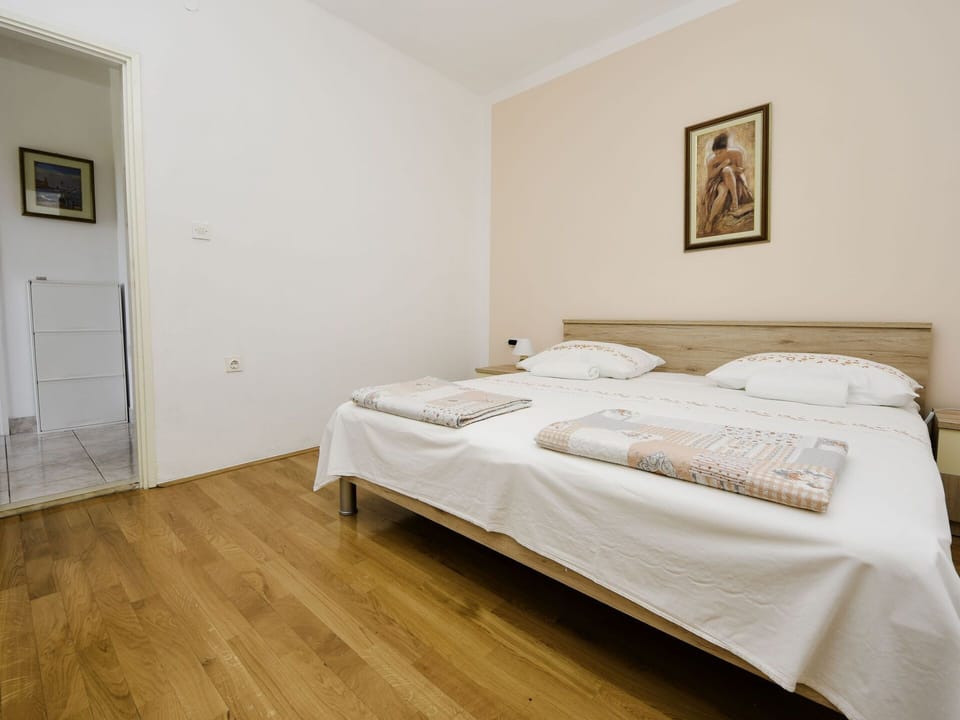 Water, Sky, Property, Plant, Building, Cloud, Swimming Pool, Tree, Residential Area, Grass