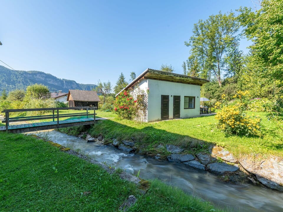 Plant, Sky, Building, Water, Window, Natural Landscape, Tree, House, Land Lot, Mountain