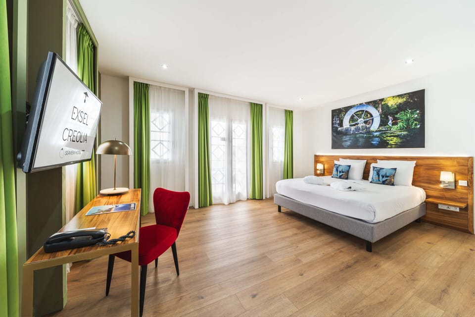 Suite, Balcony, Ocean View | Minibar, in-room safe, desk, laptop workspace