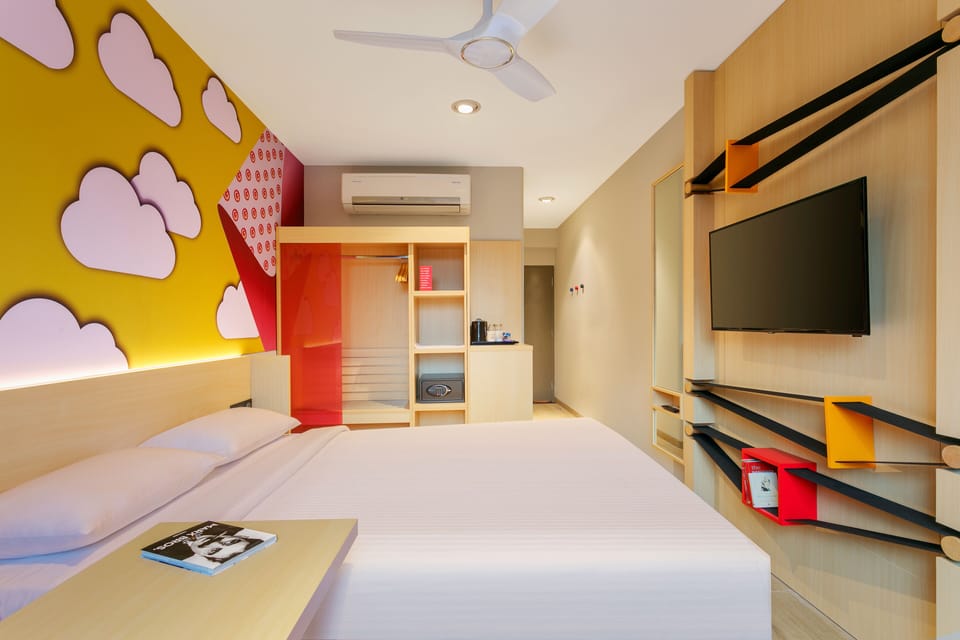 D-Luxe Queen Room | Premium bedding, in-room safe, desk, WiFi (free)