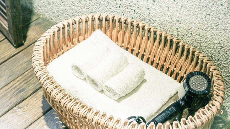 Fan Sui 2-4 Guests Room | Bathroom amenities | Free toiletries, hair dryer, slippers, towels