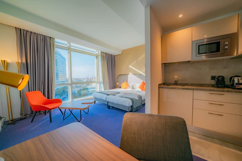 Studio, 2 Twin Beds | 1 bedroom, minibar, individually decorated, desk