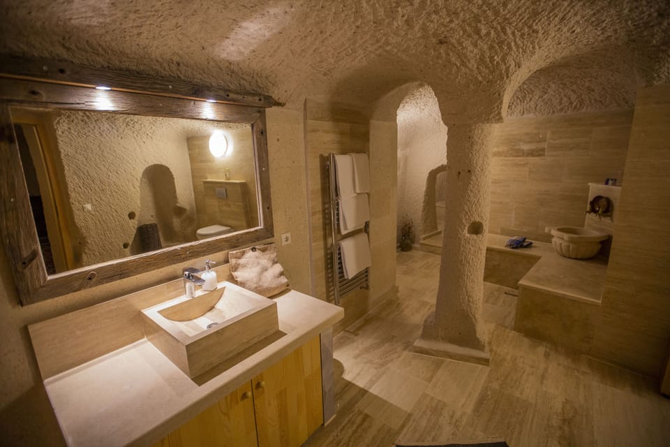 Royal Suite, 1 Bedroom | Bathroom | Shower, hydromassage showerhead, free toiletries, hair dryer