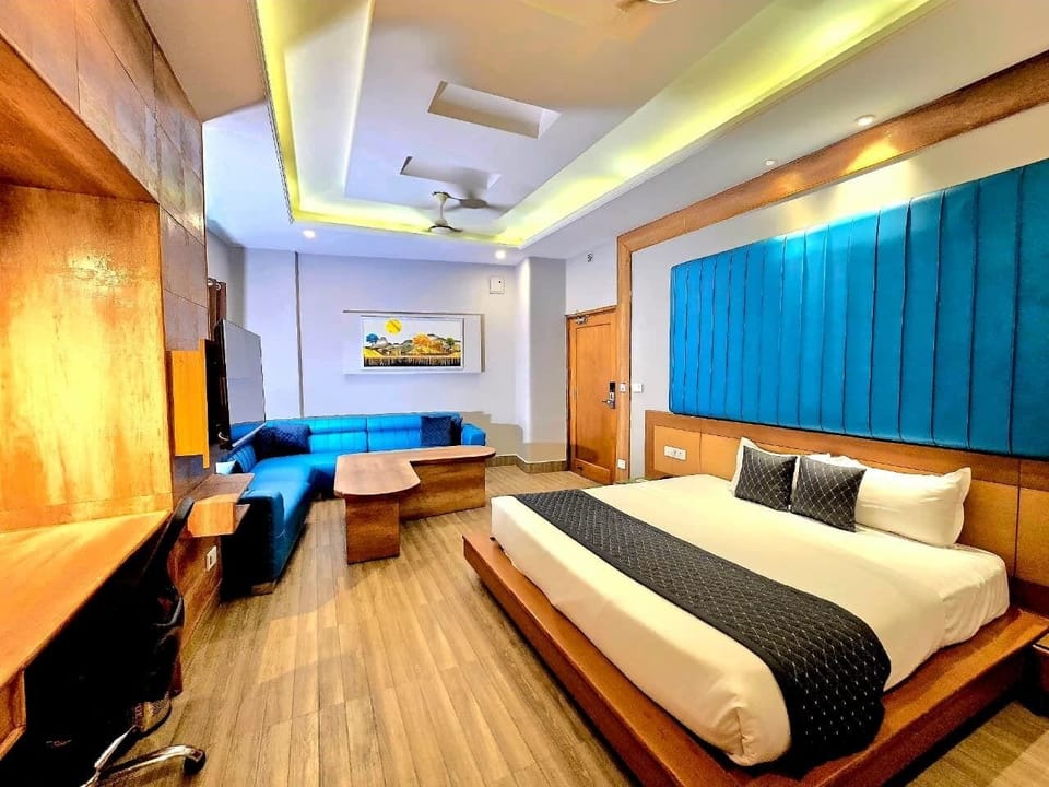 Presidential Suite, Smoking | 1 bedroom, in-room safe, blackout drapes, iron/ironing board