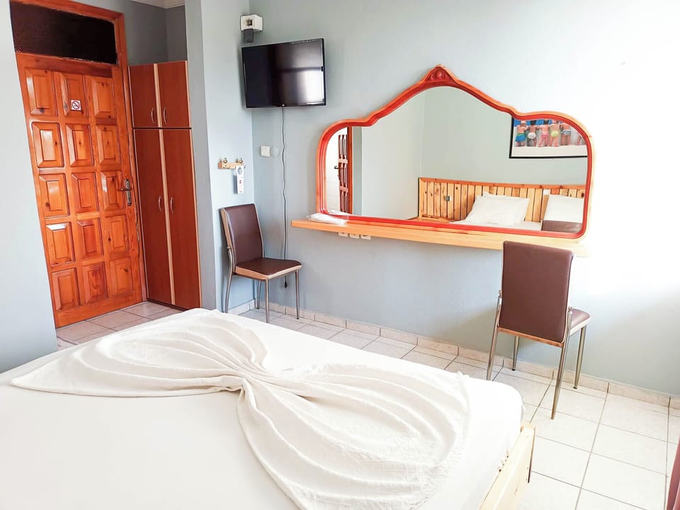 Classic Room, 1 Double Bed | Blackout drapes, soundproofing, WiFi (free), bed sheets