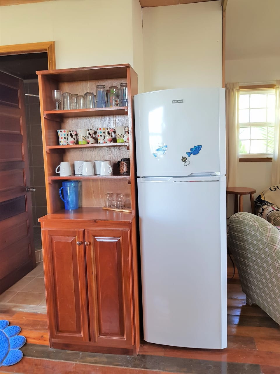 Cottage, 1 Queen Bed, Non Smoking | Private kitchen | Full-size fridge, cookware/dishes/utensils
