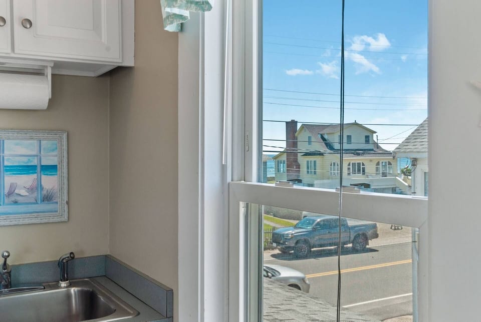 Partial ocean views from kitchen