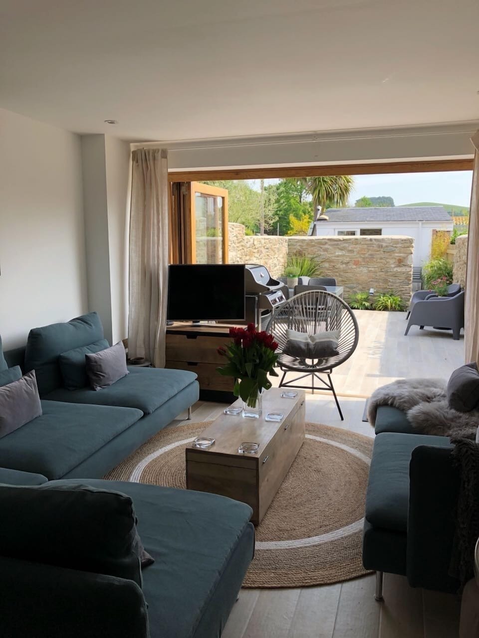 Living Areas fully extending into the Courtyard garden