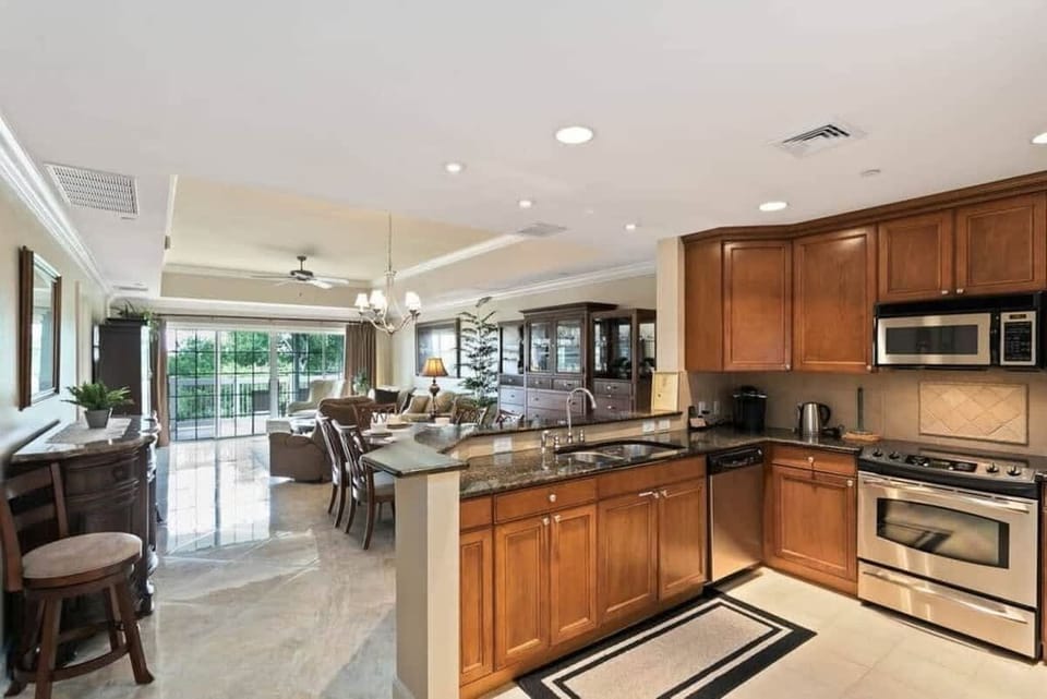 Fully equipped kitchen