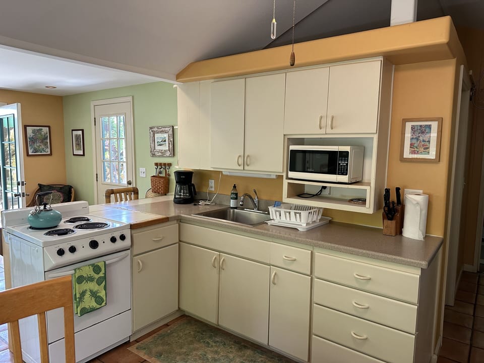 full kitchen
