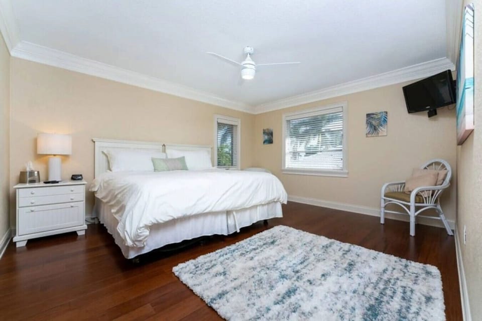 Third bedroom in the California-king configuration