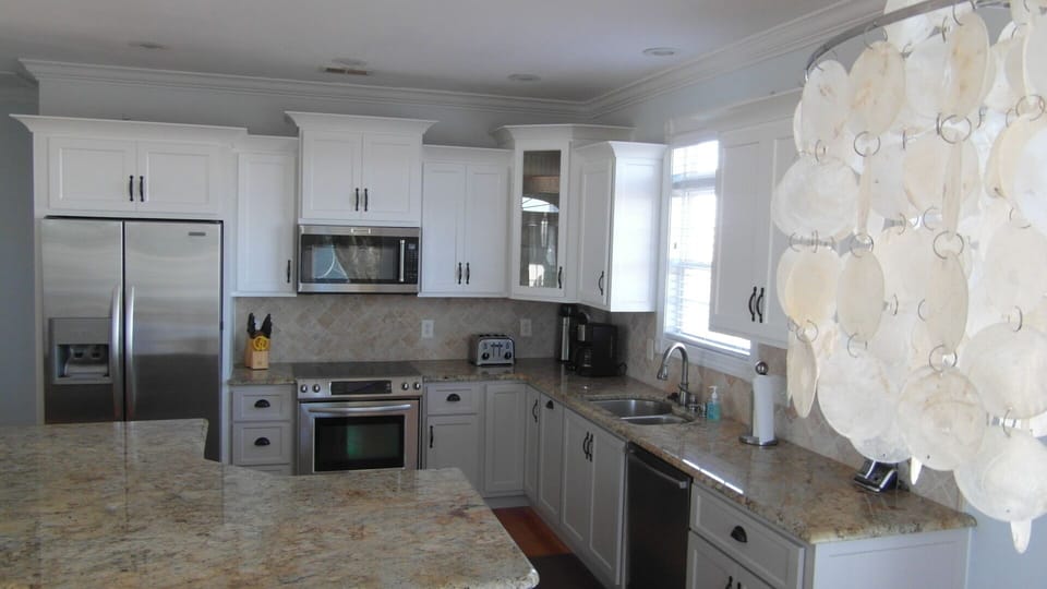 2022 Refreshed kitchen! Fully stocked.  Island seating for 6.