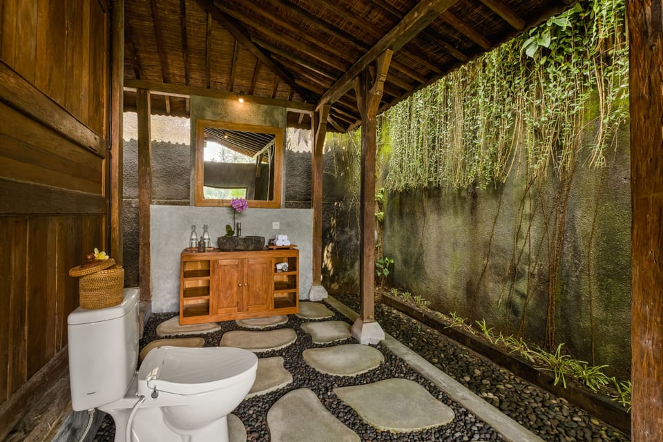 Villa, 1 Bedroom, Private Pool, Valley View | Bathroom | Deep soaking tub, free toiletries, towels