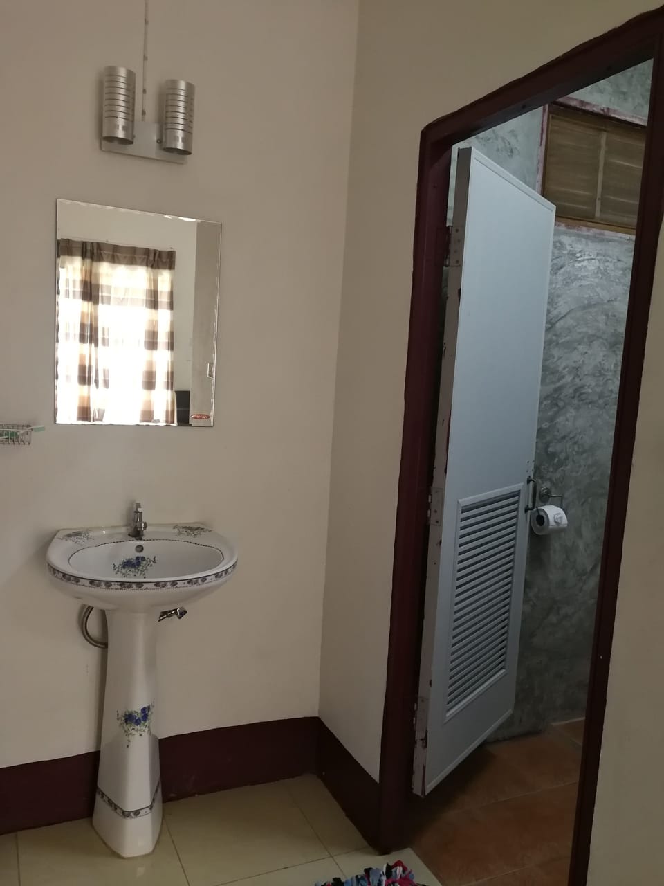 Bungalow Double Room | Bathroom sink