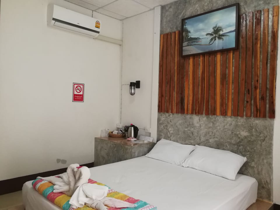 Bungalow Double Room | Free WiFi
