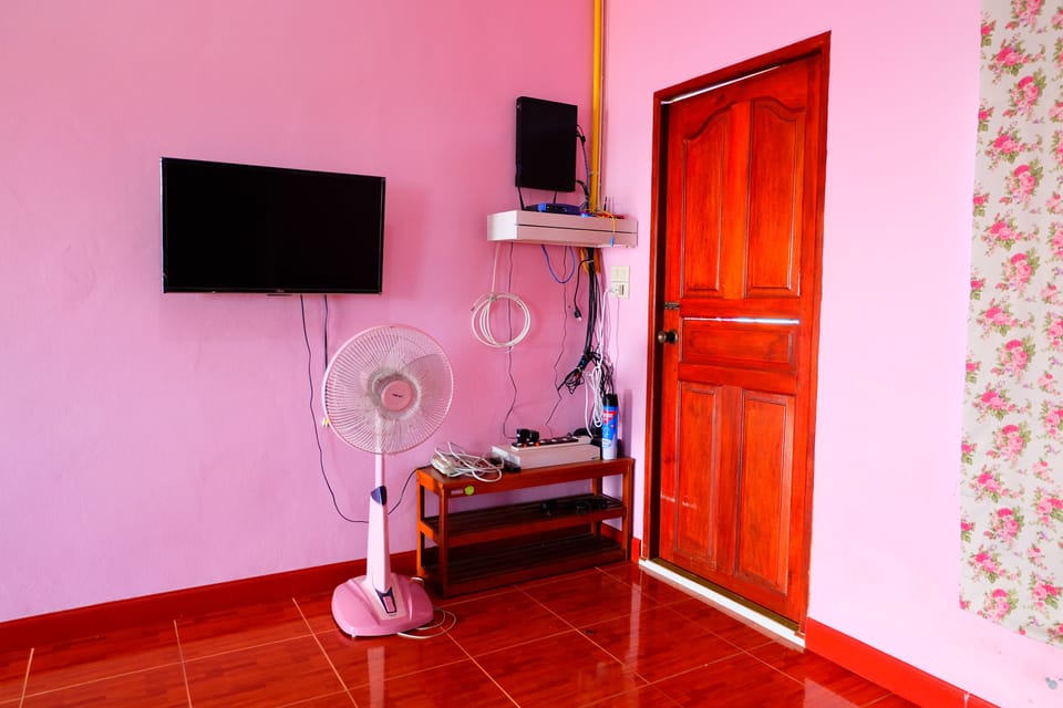 Family Room | Room amenity