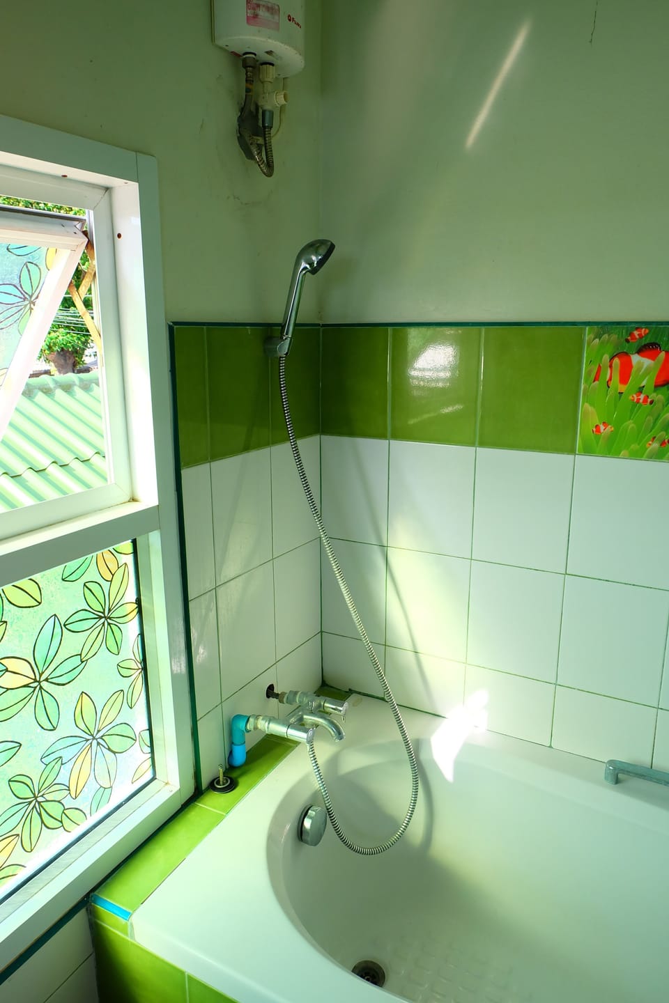 Family Room | Bathroom shower