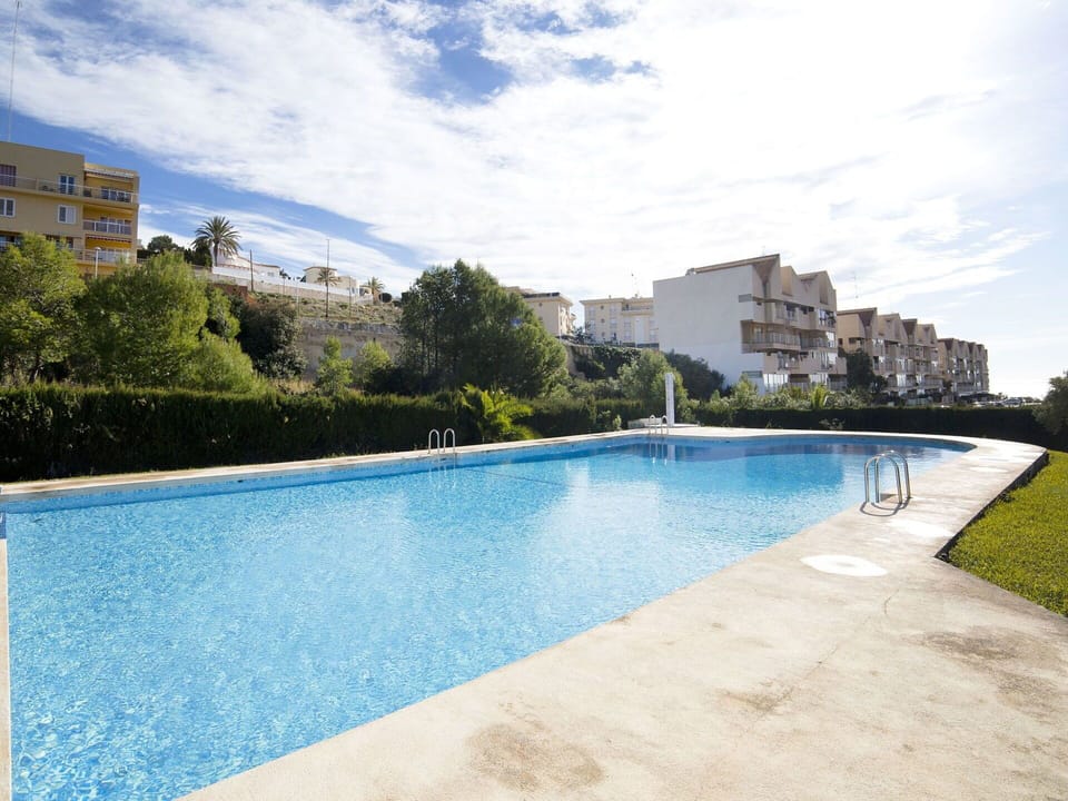 Swimming Pool, Property, Real Estate, Sky, Residential Area, Building, House, Water, Apartment, Leisure